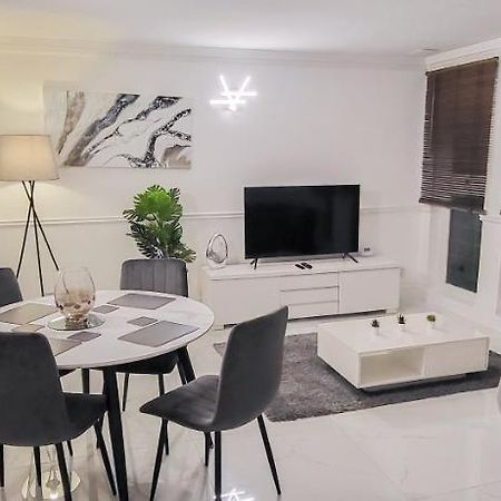 Stunning 2 Bedroom Apartment In Canary Wharf - Morland Apartments 伦敦 外观 照片