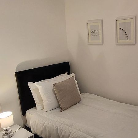 Stunning 2 Bedroom Apartment In Canary Wharf - Morland Apartments 伦敦 客房 照片