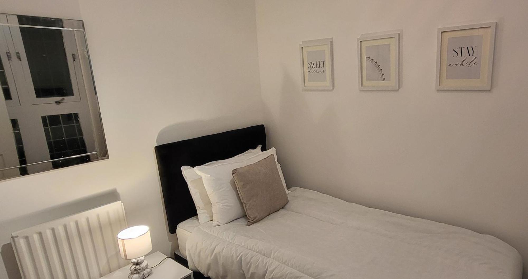 Stunning 2 Bedroom Apartment In Canary Wharf - Morland Apartments 伦敦 客房 照片